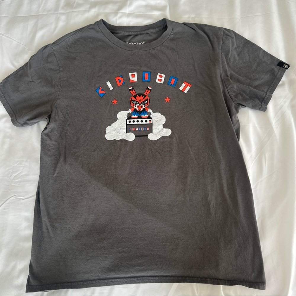 Kidrobot Dunny Graphic T-Shirt Large Charcoal Gray Streetwear Grunge Y2K Tee